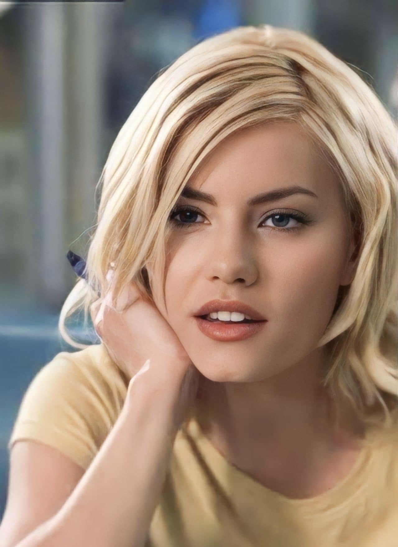 Elisha Cuthbert: 5 Hottest Moments.